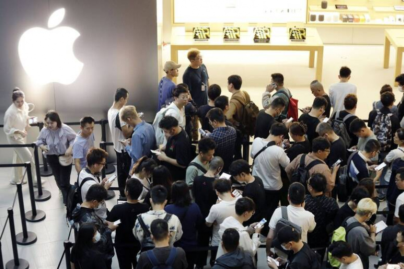 蘋果i15降至史上最低價！中國首批購機者氣炸：被背刺了