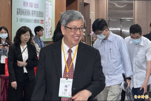 肺癌權威陳晉興願自費赴WHA 陳建仁嘆：台灣幫世界的力道變小了
