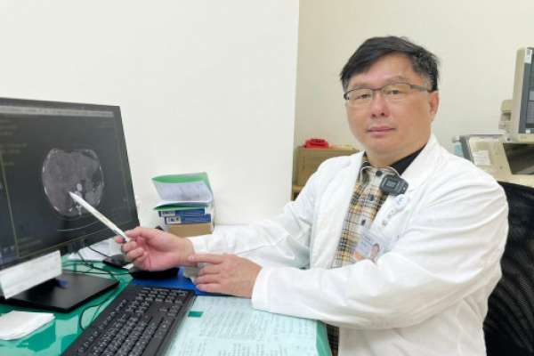 60歲婦直腸癌轉移肝轉求媽祖找救命醫 標靶反應良好