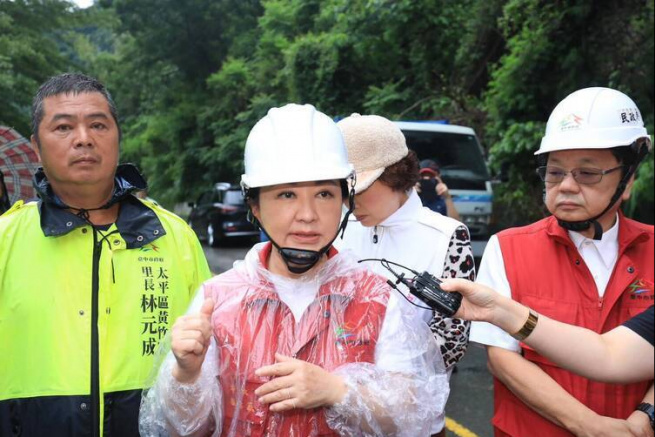 陳美華：性別、階級之不化妝者觀點