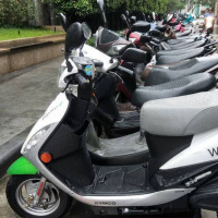 被困住的 不只是機車