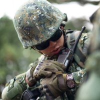 「跳頻是必要規格，移頻不應列入選項」陸軍寬頻無線電機採購應導回正軌