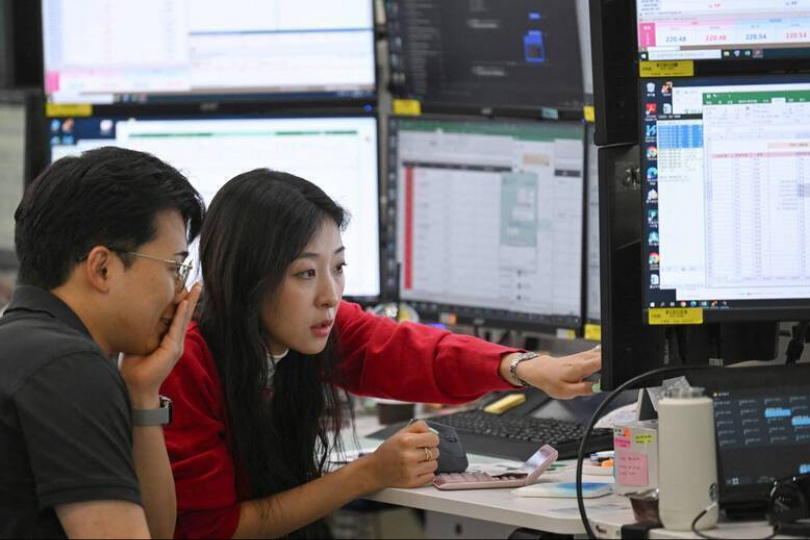 韓股飆逾8%重返8000點大關 日股漲逾1400點 韓股飆逾8%重返8000點大關 日股漲逾1400點
