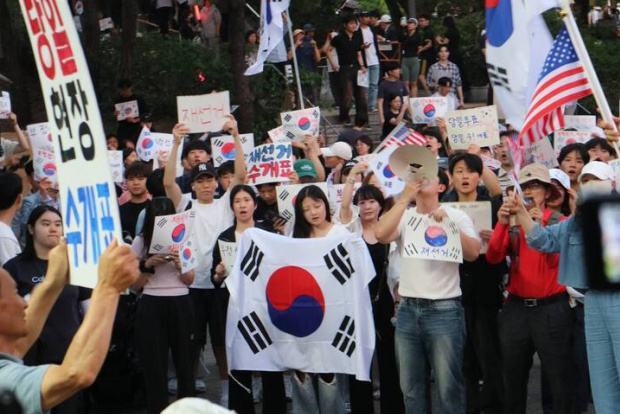 韓國投票紙風波延燒:歡迎台灣媒體赴韓直擊自由示威(上) 韓國投票紙風波延燒:歡迎台灣媒體赴韓直擊自由示威(上)