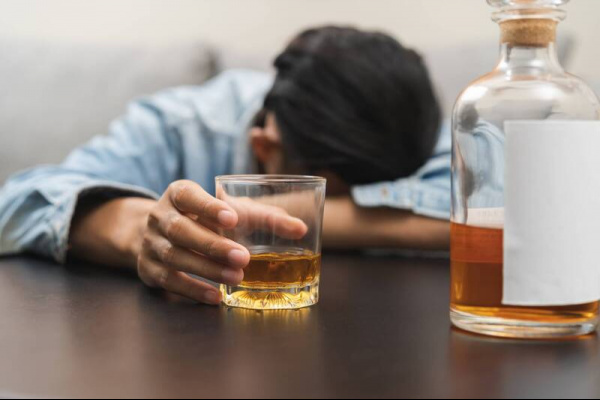 飲酒難助「性」 泌尿醫：讓你想要 身體跟不上