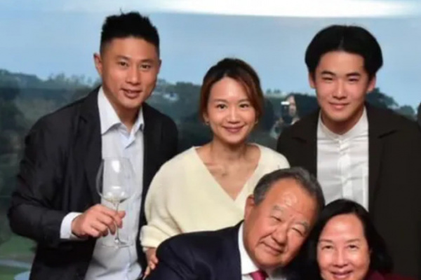5566彭小刀離婚台玻千金