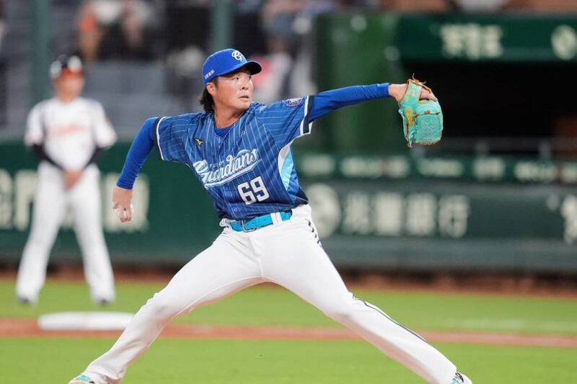 富邦悍將重挫統一獅 鈴木駿輔勇奪第9勝