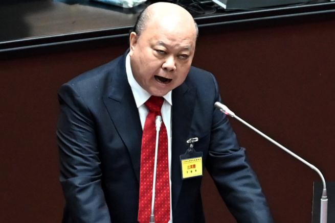 衛重華：新黨不藏了 「代防」就是共軍駐台！
