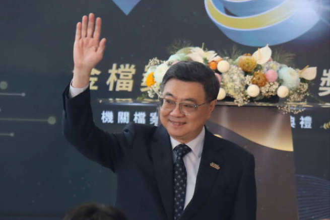 陳英鈐：不副署就變鋼鐵人？