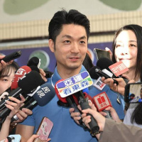 低調行善，高調報帳？蔣萬安的30萬元月餅政治學