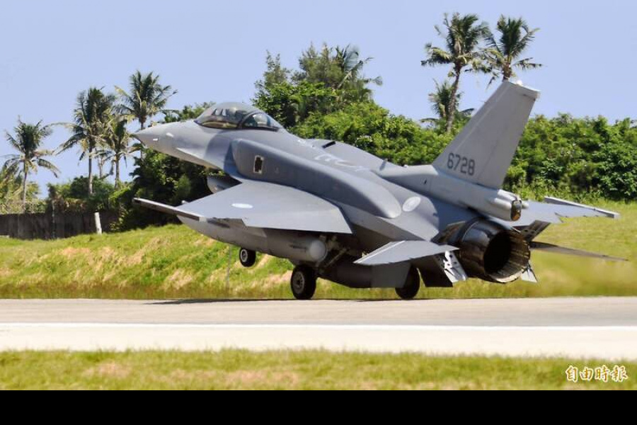 F-16「自動防撞地系統」測試中 我曾call美空軍上將要求「加速」