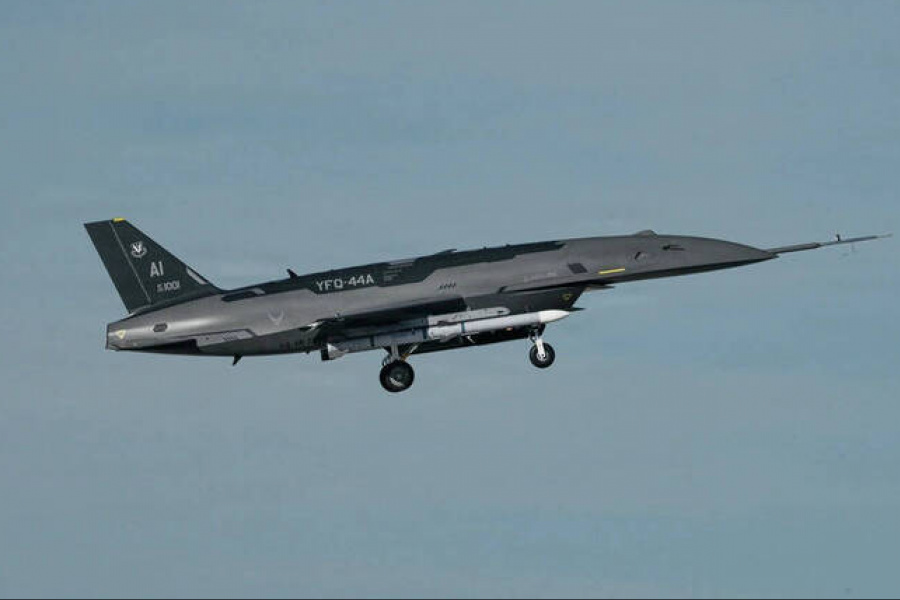 F-22首度空中指揮無人戰機 戰術鏈下達指令2032年500架上線