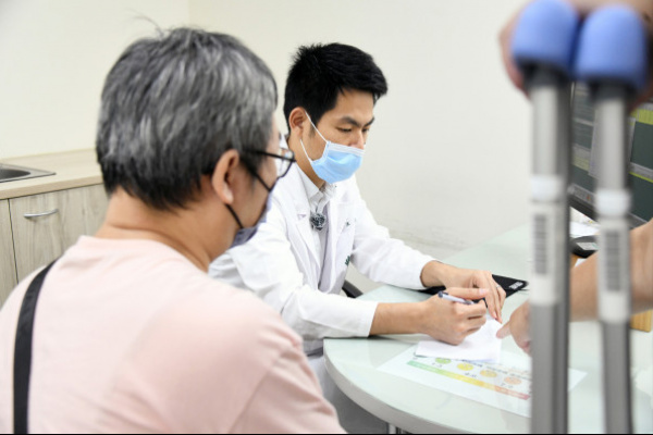 骨折癒合卻痛不欲生 複雜性局部疼痛症候群水滴碰到都像針刺 