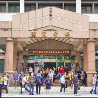 鐵飯碗不香了？其實是人才市場重新定價了