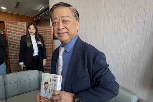 罹胸腺癌、59歲離開台大 林肇堂出書談「回甘人生」