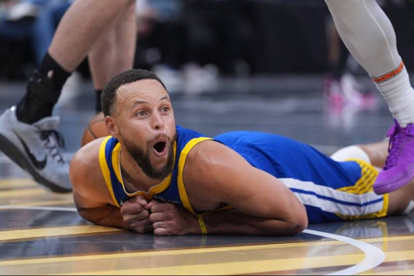 太神！柯瑞飆49分+關鍵2罰 率勇士逆轉馬刺