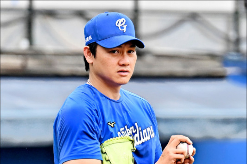 江少慶首訪新東家 餅總備妥訓練計畫