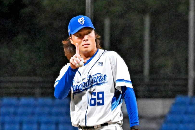 鎖定兩新洋投前 富邦宣布續約魔力藍、鈴木駿輔