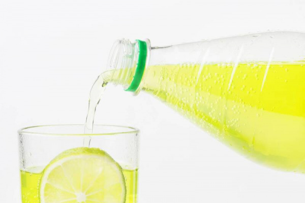 汽水喝越多老越快！研究：每日多喝1杯就讓生理年齡老1.9歲