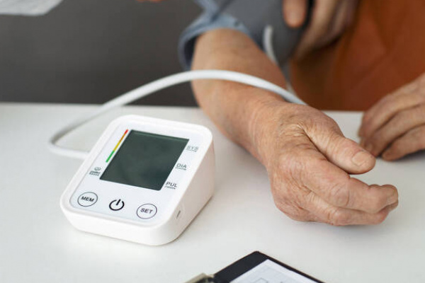 別再迷信理想血壓 國外網紅醫：需個別化3項評估