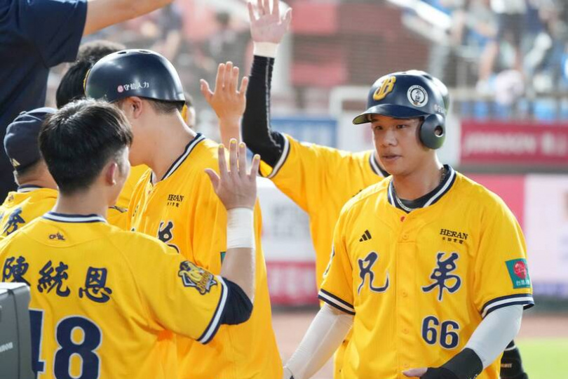 李大浩特調1天就有成果 兄弟三壘新希望不一樣了