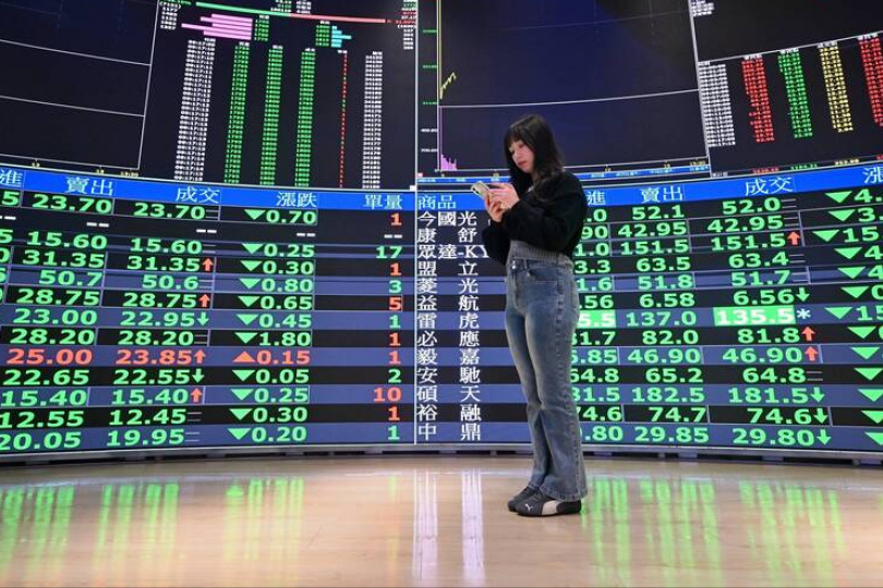 台股跌181點　收33400點