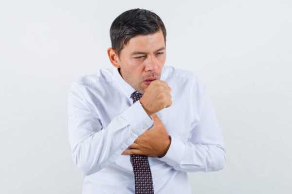 別迷信「咳嗽救心梗」 網紅醫：恐造成瓦氏動作加速惡化