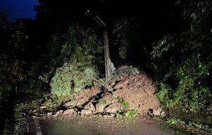 宜縣清水地熱道路坍方 今起休園3天 宜縣清水地熱道路坍方 今起休園3天