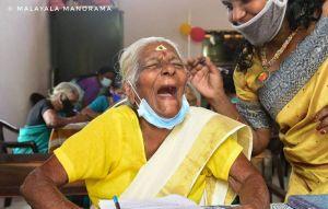 學到老!印度104歲嬤掃盲考試奪佳績 學到老!印度104歲嬤掃盲考試奪佳績
