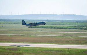 美C-130J運輸機飛26小時挑戰極限