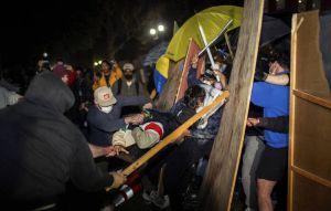 UCLA校園挺巴衝突 哥大示威警清場抓人