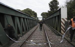 阿根廷火車相撞漏油爆炸 90人傷