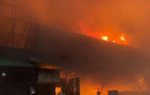 桃園南門市場暗夜大火 精華區幾乎全毀了