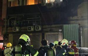 台北市安和路大樓凌晨火警 53人疏散4嗆傷送醫