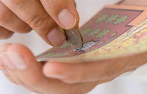 買下飛機上全部刮刮樂 中獎金額令人大跌眼鏡