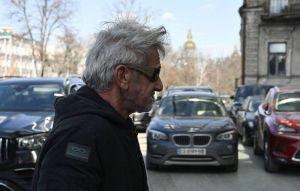 西恩潘獲奧斯卡男配但缺席 人在烏國照曝光