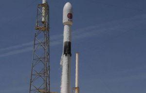 SpaceX火箭殘骸撞月  月表變化、鈉鋰光譜線曝