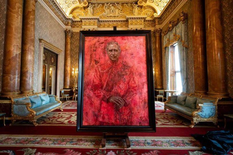 浴火重生?英王查爾斯登基首幅肖像火紅出爐