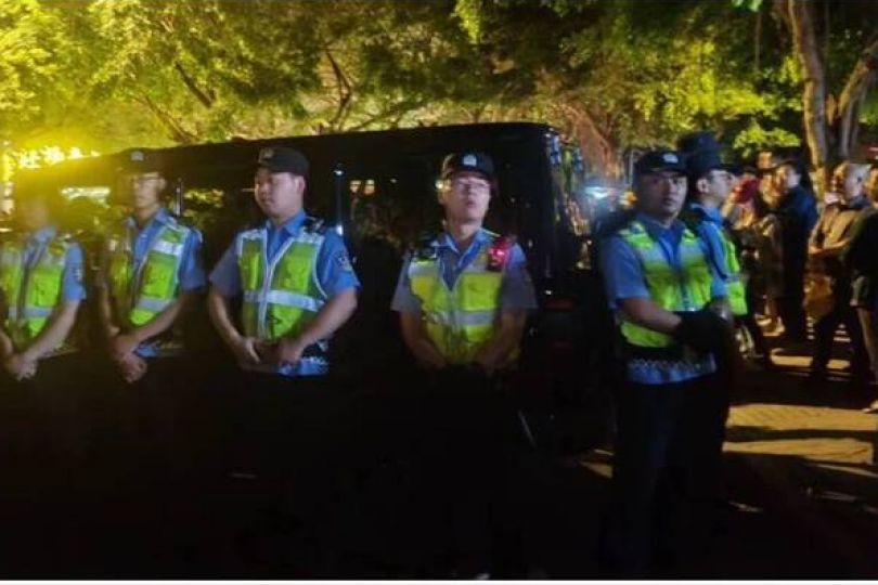 中國老婦打人嗆「我兒是市長」　真有大批警力護駕