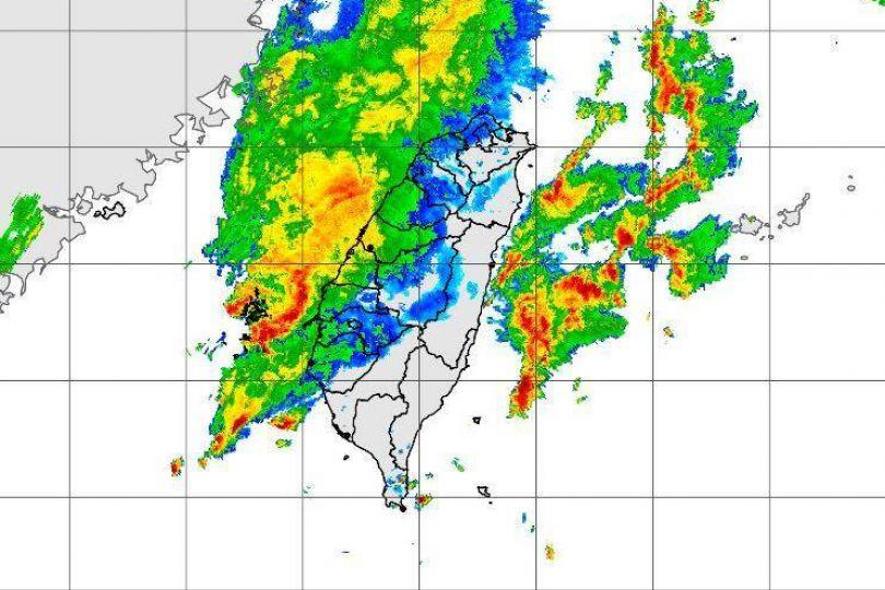 強烈雷雨帶接觸本島 彰化、雲林大雷雨警戒