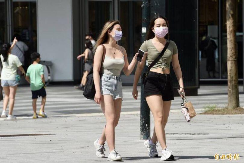 高溫上看30度熱到週四 週末北台冬衣還不能收