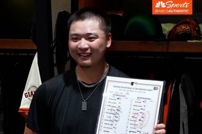 鄧愷威大聯盟首勝 獲巨人球團特殊贈禮