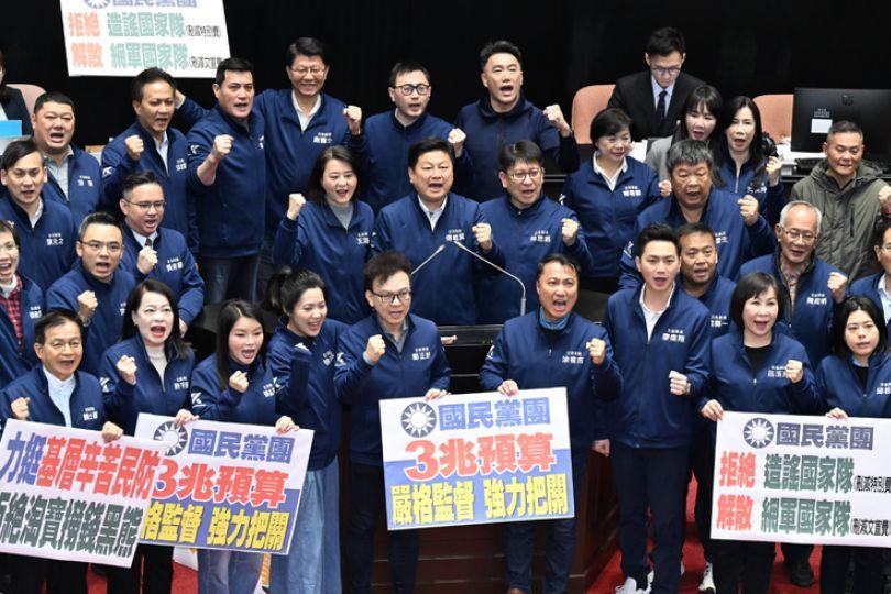 傳國民黨團決議不刪明年預算？鄉民嗆鬼話
