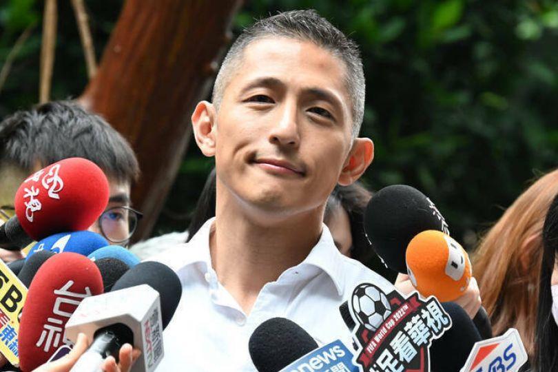 雙帥對決再現?吳怡農爭台北市長提名明交意願表