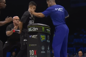 一掌KO通背拳大師兄！哈薩克選手到中國創赤陽掌 