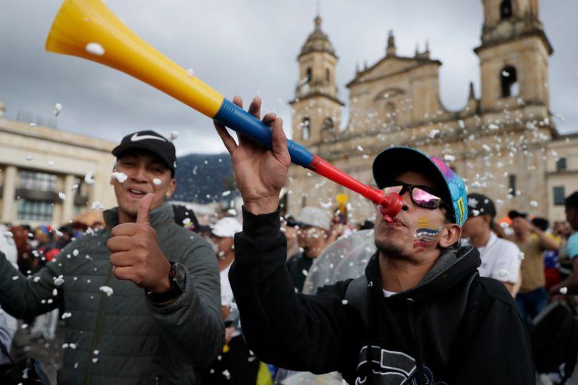 委國人為何慶祝?1文看懂美對馬杜羅動手原因