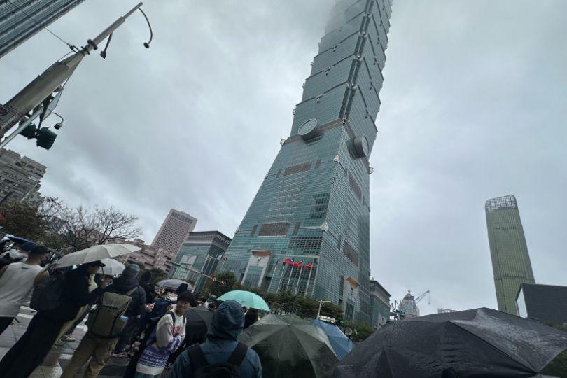 傳奇猛將攀登101 直播突改成「週日」 