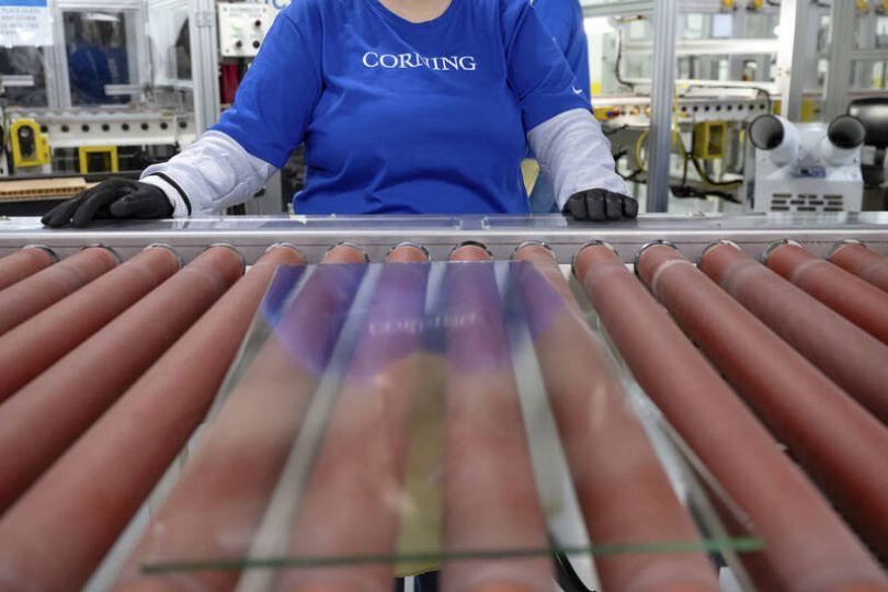 175年玻璃製造商虧損20年 灰姑娘變AI超級明星