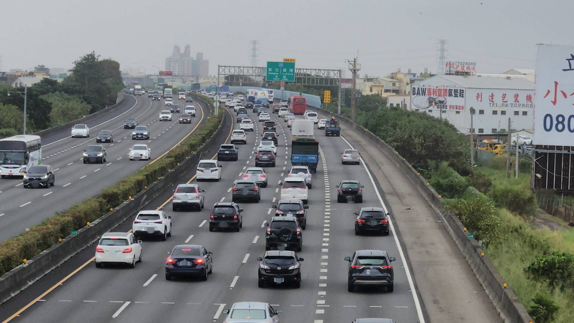 收假日清晨國道湧2.1倍車流 13重點壅塞路段、時段一次看