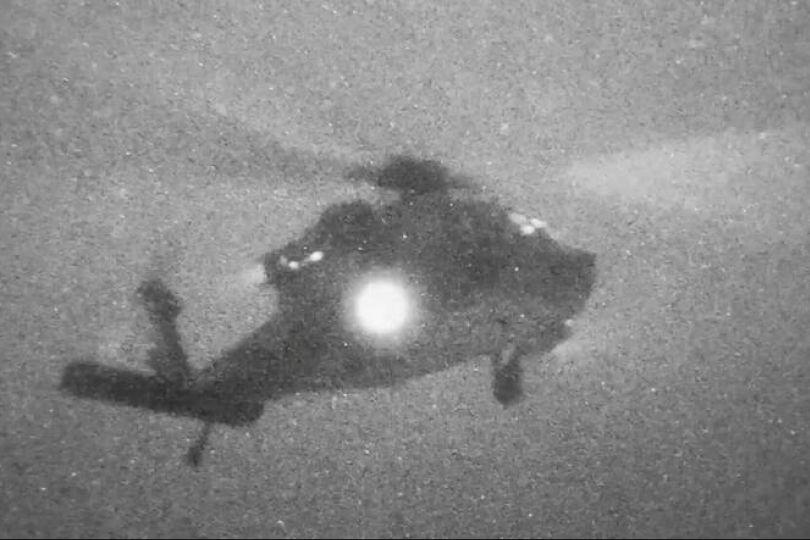 美軍空降扣押伊朗貨輪畫面曝 川普：炸出一個洞